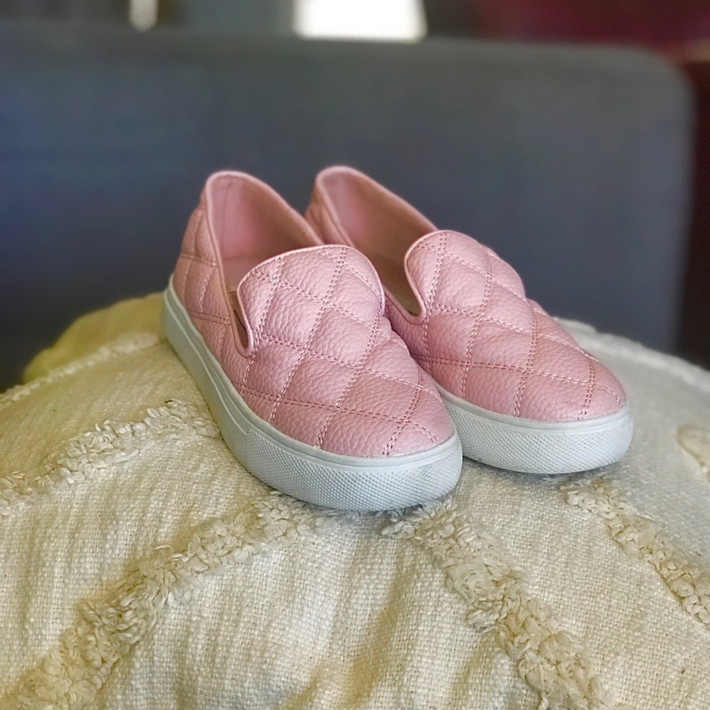 Cute loafers, Steve Madden, girls size 13, light pink